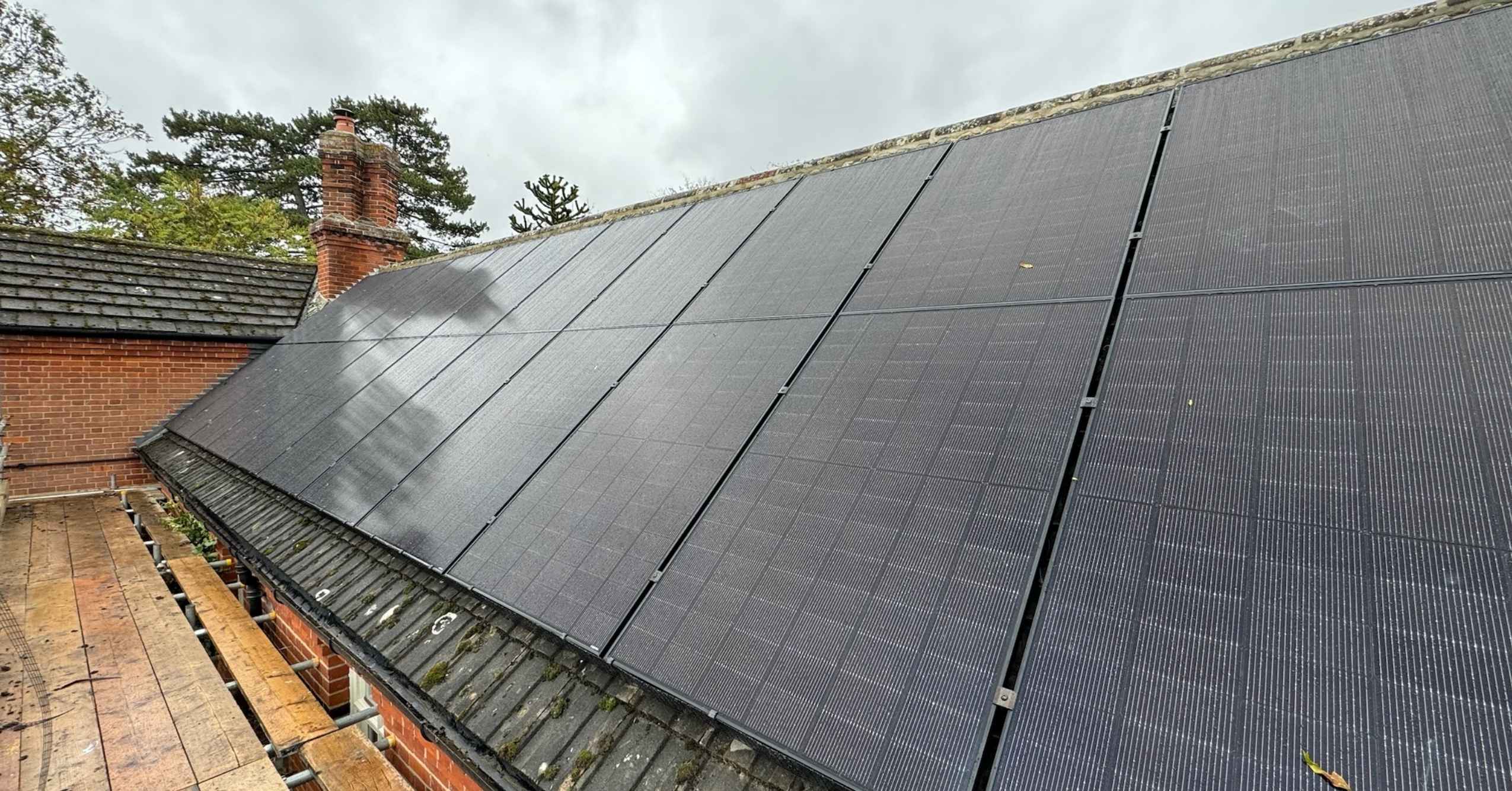 Read more about the article How Solar Energy Powers Your Home (from roof to plug socket)